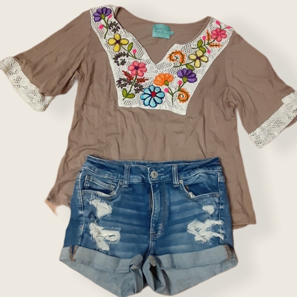 American Eagle Outfitters Pants - American Eagle Shorts! Too Cute! Excellent Cond!